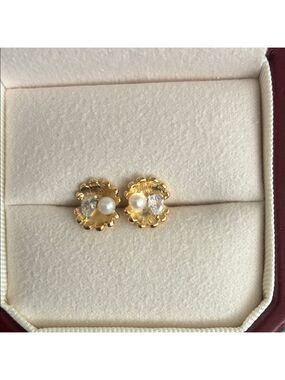 Elegant Gold and Pearl Stud Earrings